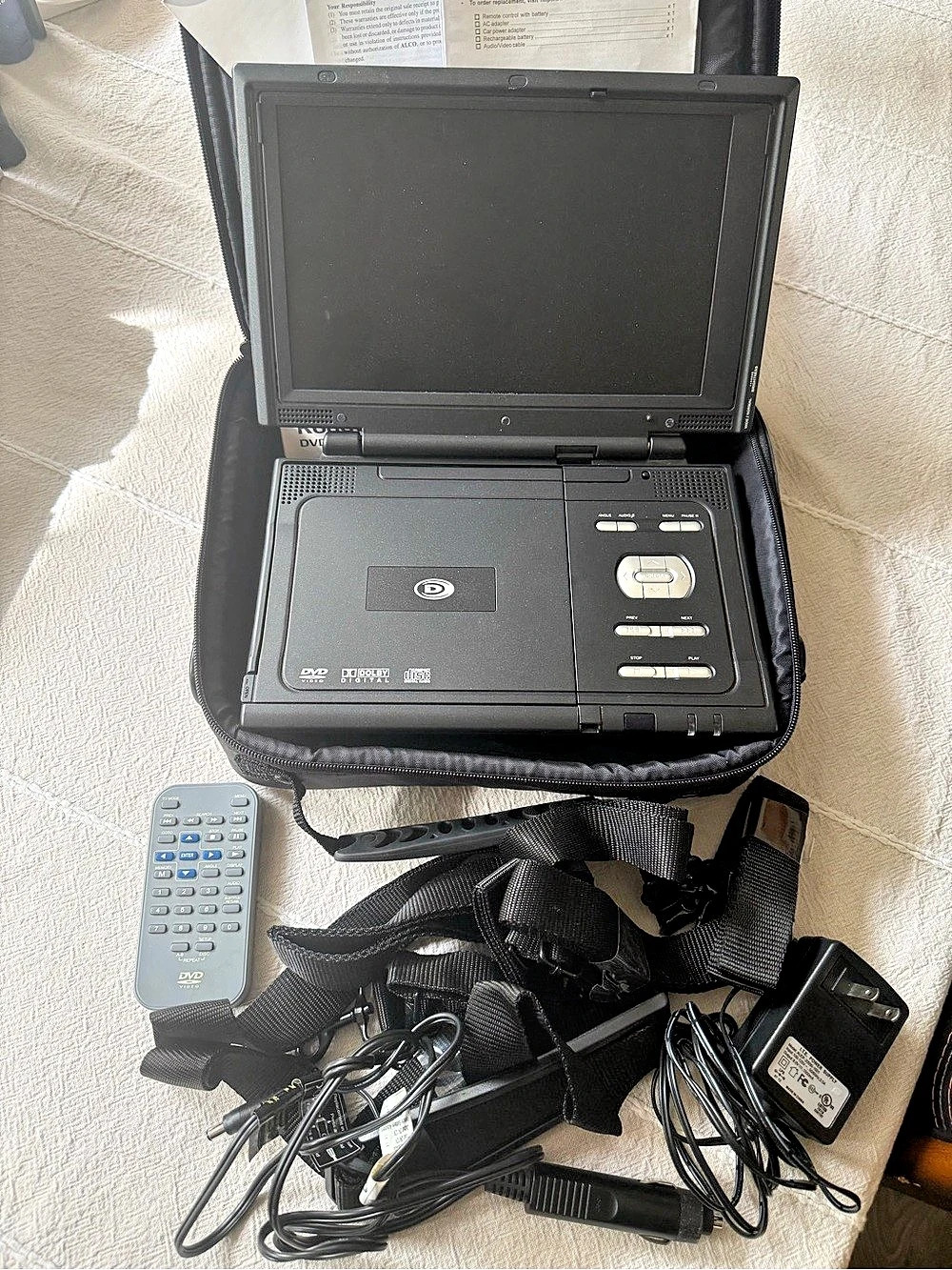 Portable DVD Player with Screen & Case Black
